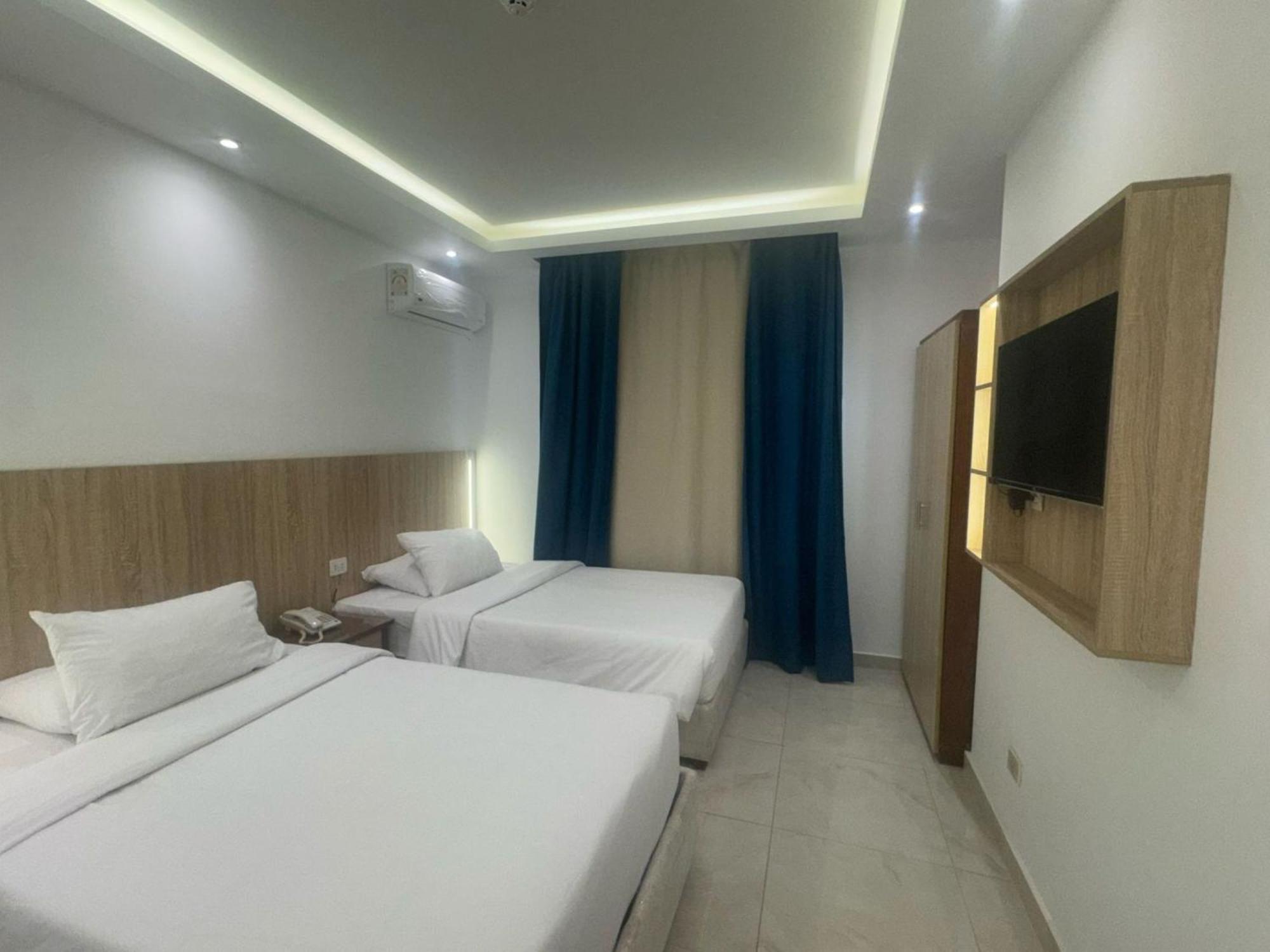 Golden Carven Hotel Cairo Exterior photo