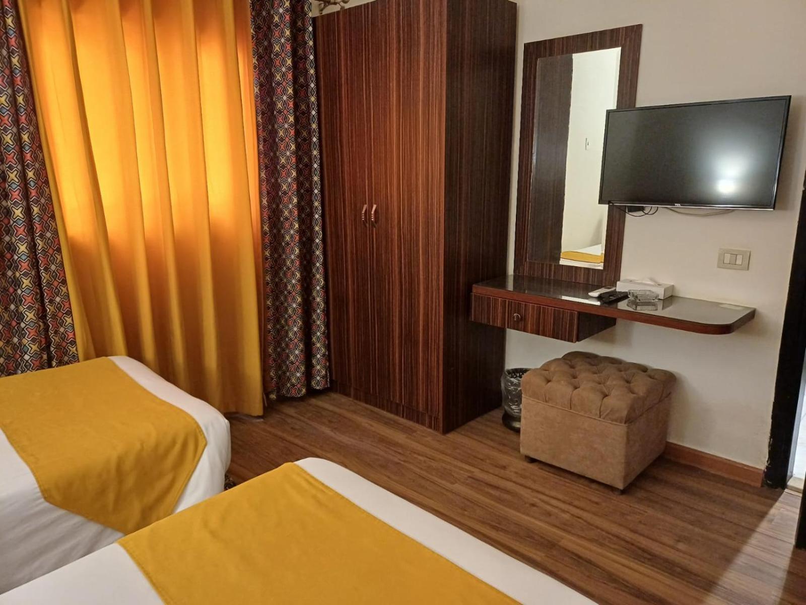 Golden Carven Hotel Cairo Exterior photo